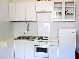 Apartment Serene Step From The Sea, Sleeps 5