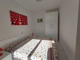 Modern Flat in a Quiet Area Near the Beach