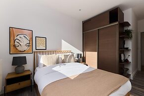 The Harlesden Place - Modern 3bdr Flat With Balcony