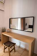 Drakatos Apartment 1B Z
