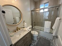 NEW 2BR House IN Glendale Built in 2024 With Garage Private Patio p77