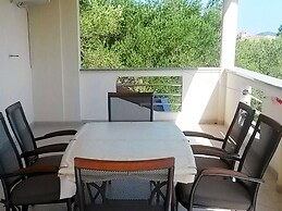 Sea View Apartment Serene, Sleeps 7