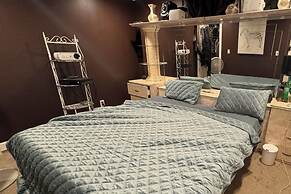 5 Bedroom Apartment Hotel
