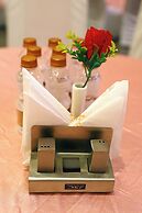 OPO Hotel Iffco Chowk