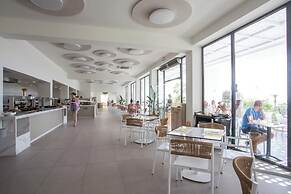 Aiora Aqua Resort