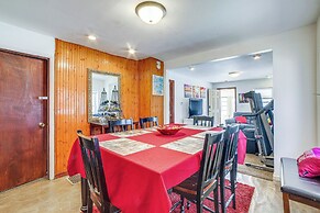 Dog-friendly Michigan City Home - 3 Mi to Beach!