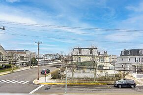 Centrally Located Ocean City Apt < 1 Mi to Beaches