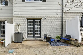 Condo w/ Pool: Walk to University of Mississippi!