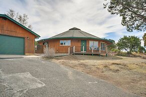 Canyon Rim Retreat w/ Private Yard & Hot Tub!