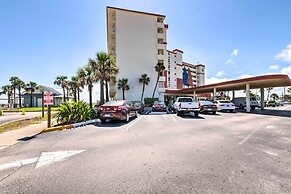 Daytona Beach Oceanfront Condo w/ Pool Access!