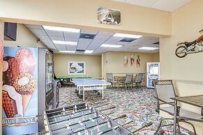 Daytona Beach Oceanfront Condo w/ Pool Access!