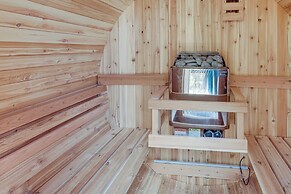 Taos Home w/ Private Hot Tub, Sauna & Gas Grill!