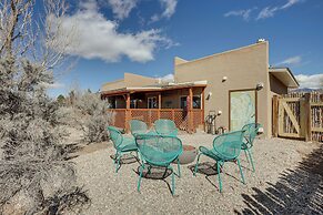 Taos Home w/ Private Hot Tub, Sauna & Gas Grill!