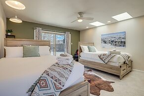 Taos Home w/ Private Hot Tub, Sauna & Gas Grill!