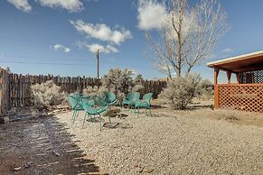 Taos Home w/ Private Hot Tub, Sauna & Gas Grill!