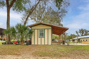 Morriston Getaway w/ Patio - Near Hits Farm!