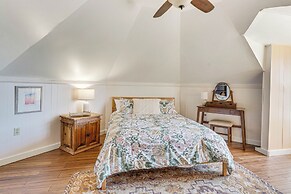 Mountaintop Blue Ridge Cabin: 2 Mi to Downtown