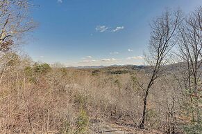 Mountaintop Blue Ridge Cabin: 2 Mi to Downtown
