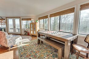 Mountaintop Blue Ridge Cabin: 2 Mi to Downtown