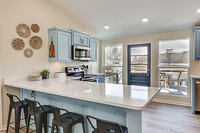 Waterfront Home on Lake Hamilton w/ Dock & 2 Decks