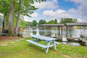 Waterfront Home on Lake Hamilton w/ Dock & 2 Decks