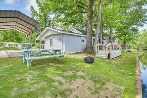Waterfront Home on Lake Hamilton w/ Dock & 2 Decks