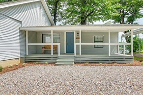 Waterfront Home on Lake Hamilton w/ Dock & 2 Decks