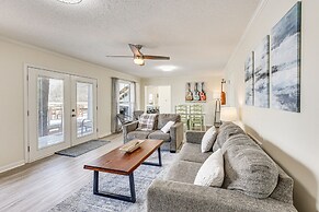 Waterfront Home on Lake Hamilton w/ Dock & 2 Decks