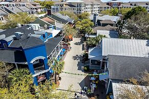 Pilot House 518 1 Bedroom Condo by RedAwning