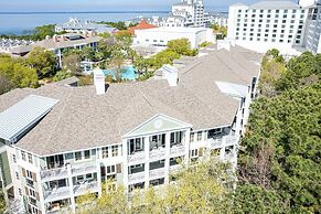 Pilot House 518 1 Bedroom Condo by RedAwning