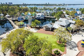 Pilot House 518 1 Bedroom Condo by RedAwning