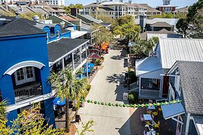 Pilot House 518 1 Bedroom Condo by RedAwning