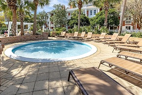 Pilot House 518 1 Bedroom Condo by RedAwning