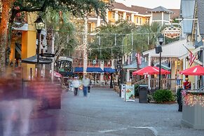 Pilot House 518 1 Bedroom Condo by RedAwning