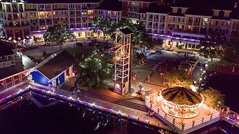 Pilot House 518 1 Bedroom Condo by RedAwning