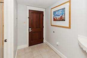 Pilot House 518 1 Bedroom Condo by RedAwning