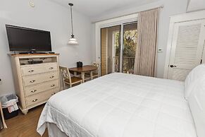 Pilot House 518 1 Bedroom Condo by RedAwning