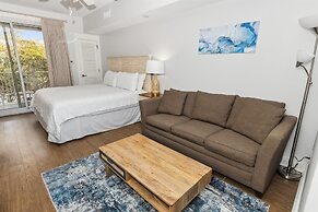 Pilot House 518 1 Bedroom Condo by RedAwning