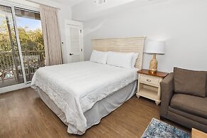 Pilot House 518 1 Bedroom Condo by RedAwning