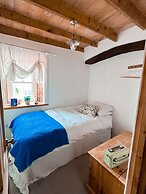 Beautiful 3-bed Cottage With Stunning sea Views