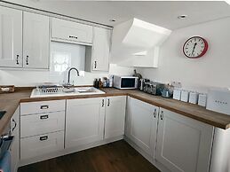 Beautiful 3-bed Cottage With Stunning sea Views