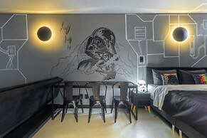 Akile Homes experiences Geek