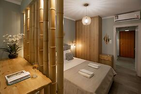 Waikiki Studio in the center by GHH