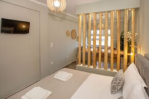 Waikiki Studio in the center by GHH