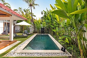 Villa Umara Seminyak Sun, Sand & Style: 5-min Walk to Beach!