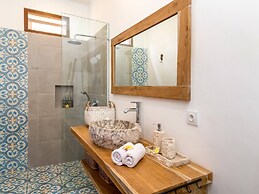 Villa Umara Seminyak Sun, Sand & Style: 5-min Walk to Beach!