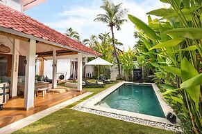 Villa Umara Seminyak Sun, Sand & Style: 5-min Walk to Beach!