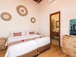 Villa Umara Seminyak Sun, Sand & Style: 5-min Walk to Beach!