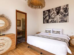 Villa Umara Seminyak Sun, Sand & Style: 5-min Walk to Beach!