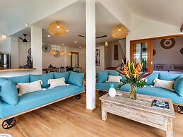 Villa Umara Seminyak Sun, Sand & Style: 5-min Walk to Beach!